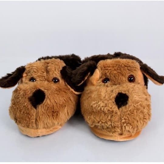 Par de pantufas marrons artesanais em formato de cachorro